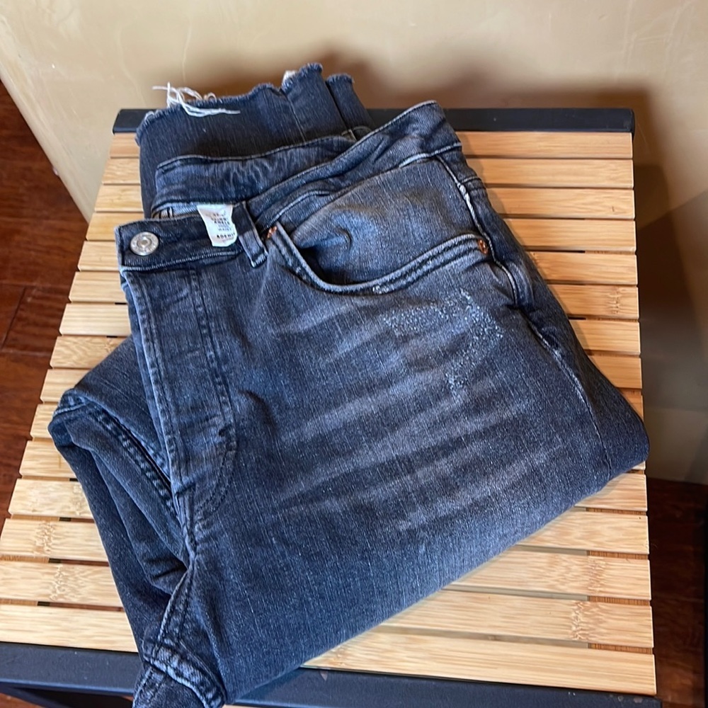 H&M black distressed jean Sz 32 skinny ankle High Waist
